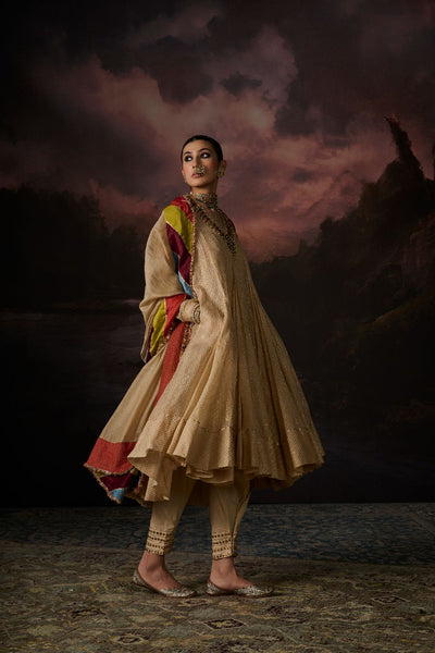 KIRAN DUPATTA