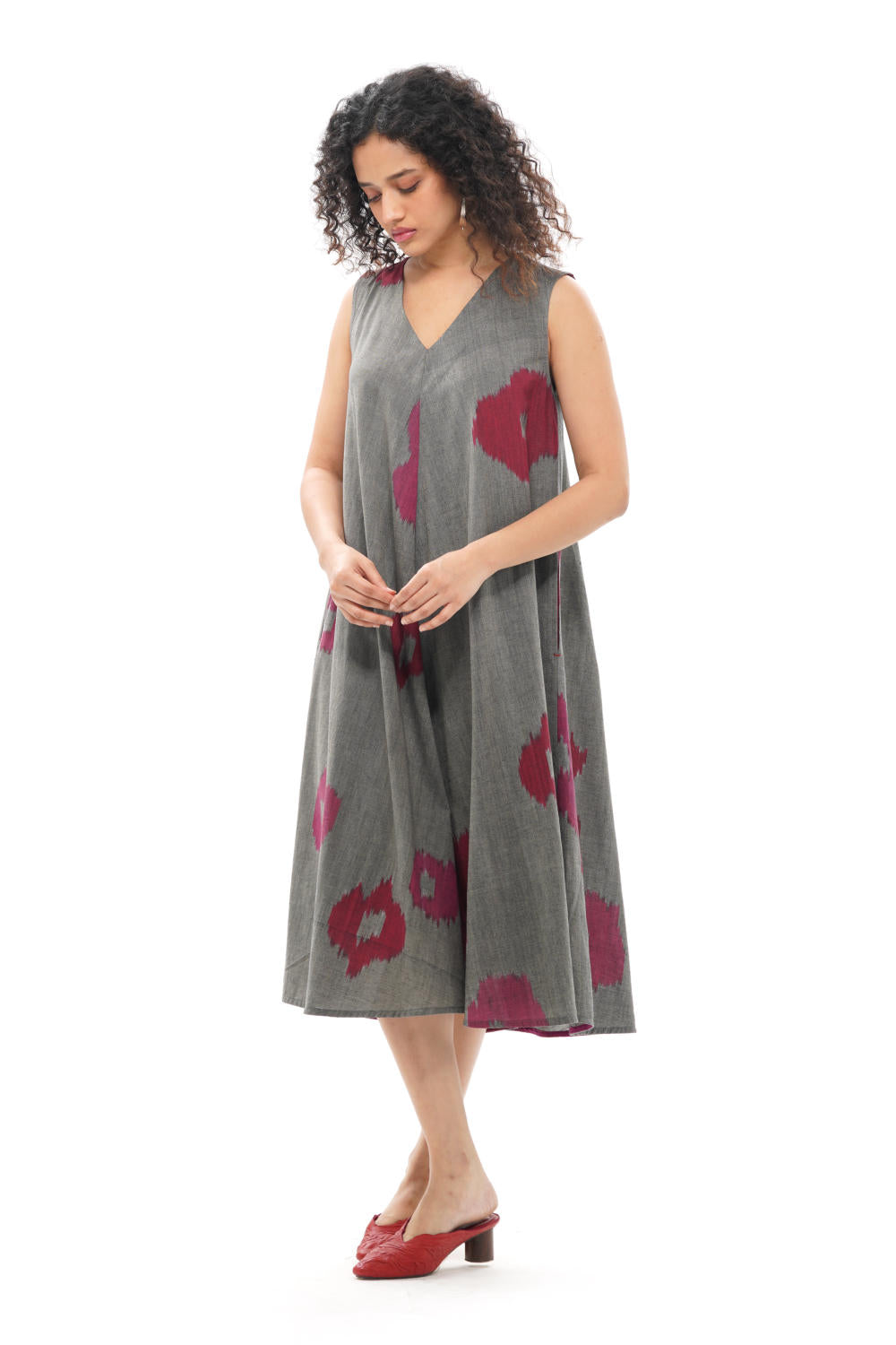 KURO SLEEVELESS BIAS DRESS