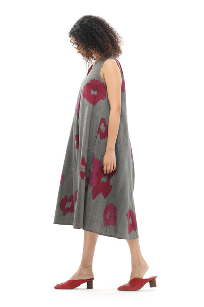 KURO SLEEVELESS BIAS DRESS