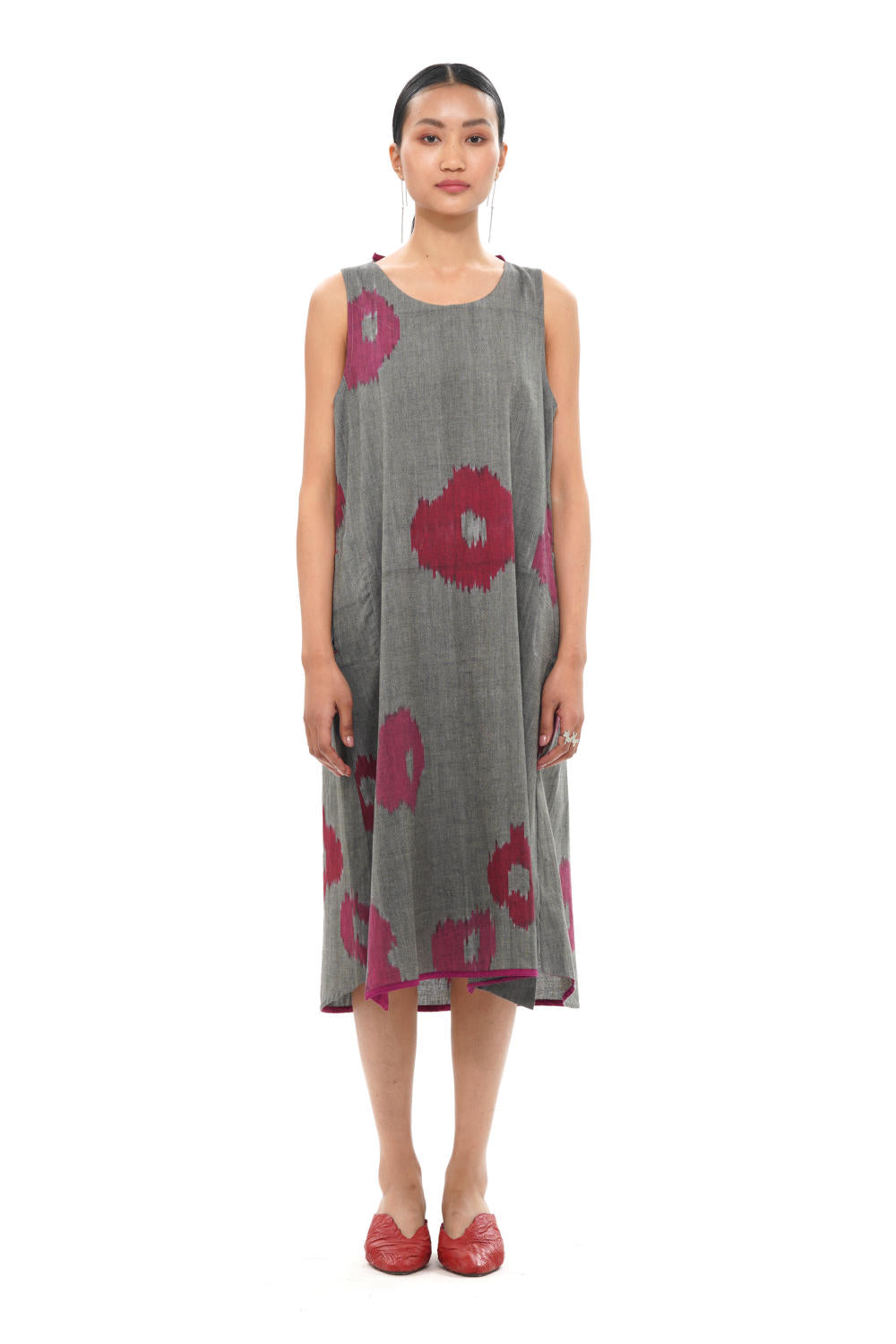 KURO SLEEVELESS DRESS