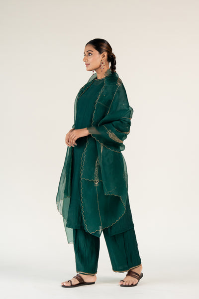 Caftan Kurta Set 
with Shama Odhani-Emerald