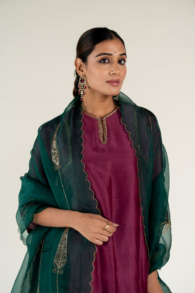 Zainab Kurta Set 
with Shama Odhani-Plum & Emerald