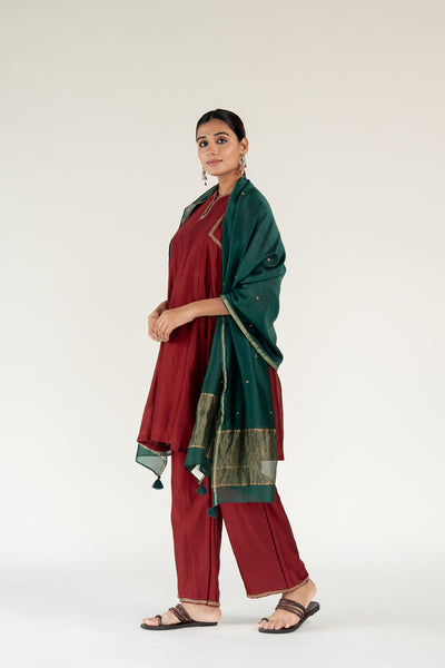 Zainab Kurta Set 
with Ayra Odhani-Maroon & Emerald