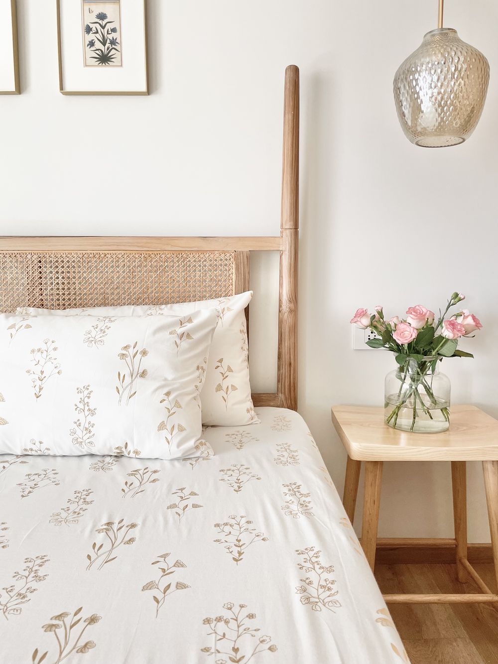Meadow Bedsheet With Pillow Covers