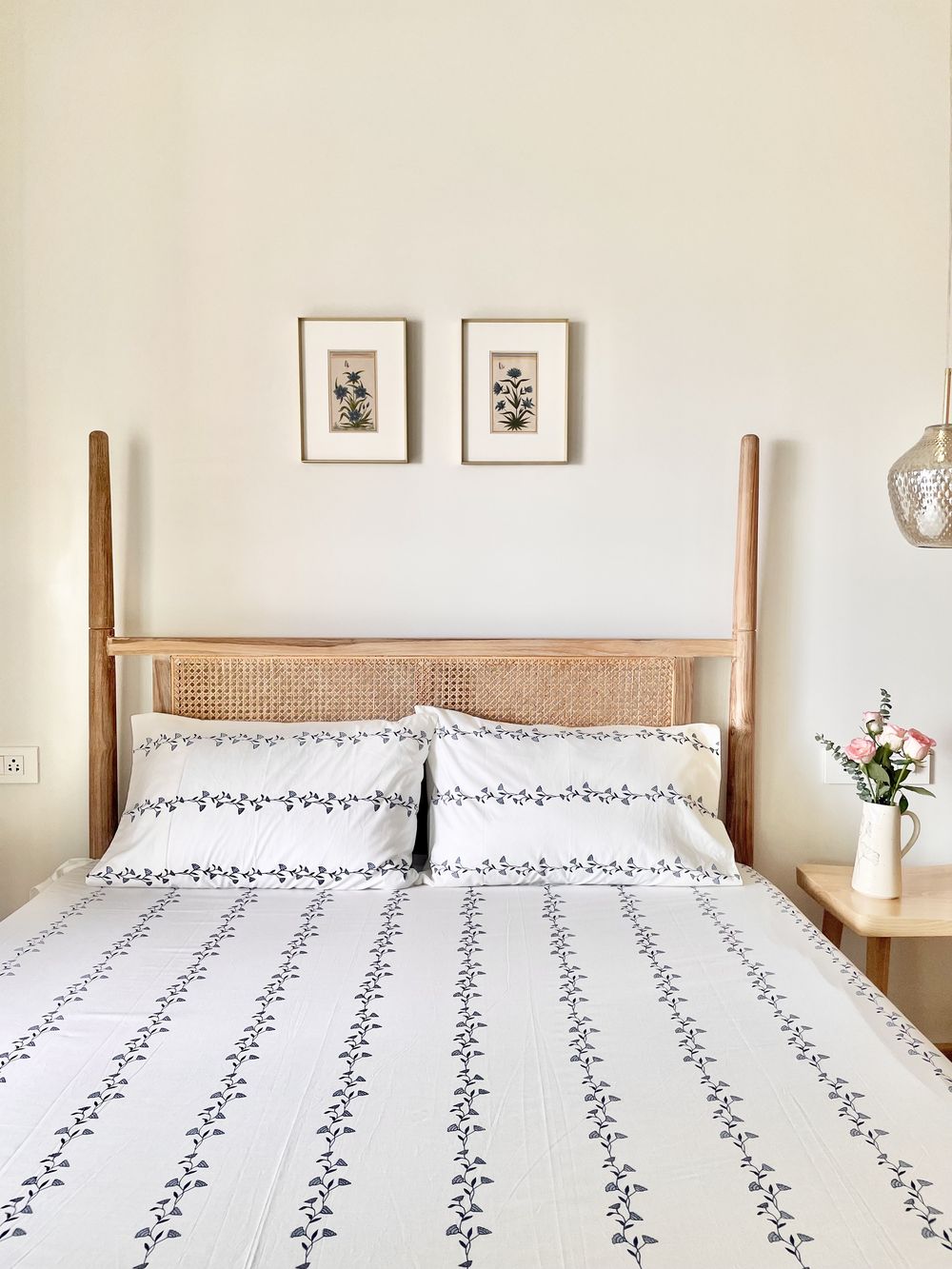 Bougainvillea Bedsheet With Pillow Covers