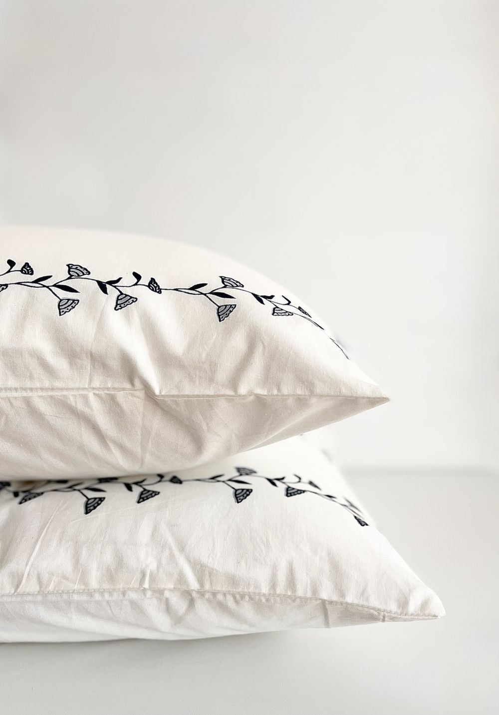 Bougainvillea Bedsheet With Pillow Covers