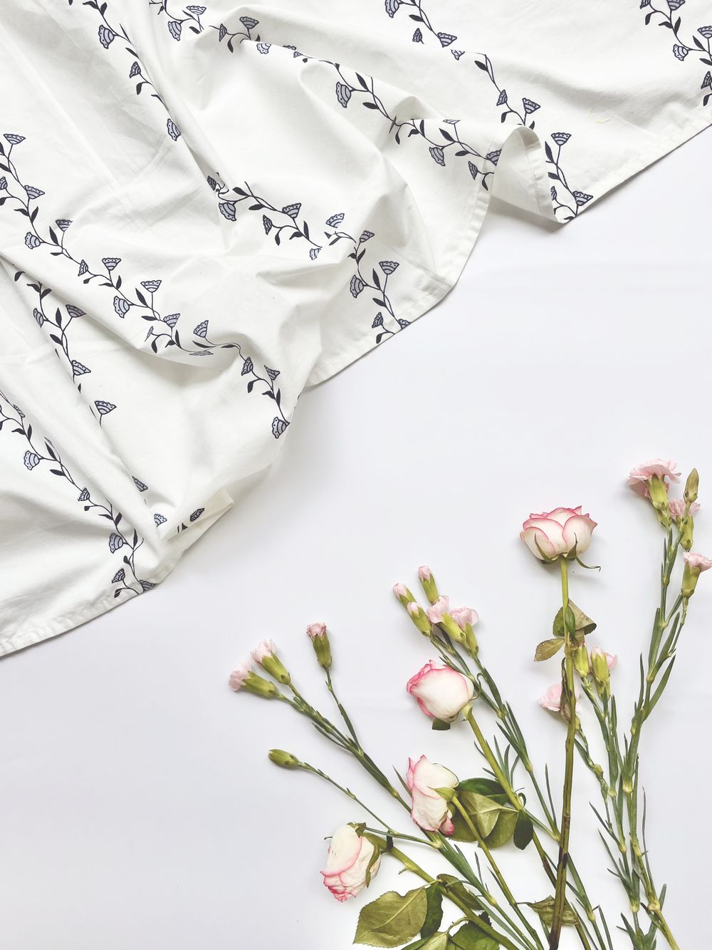Bougainvillea Bedsheet With Pillow Covers