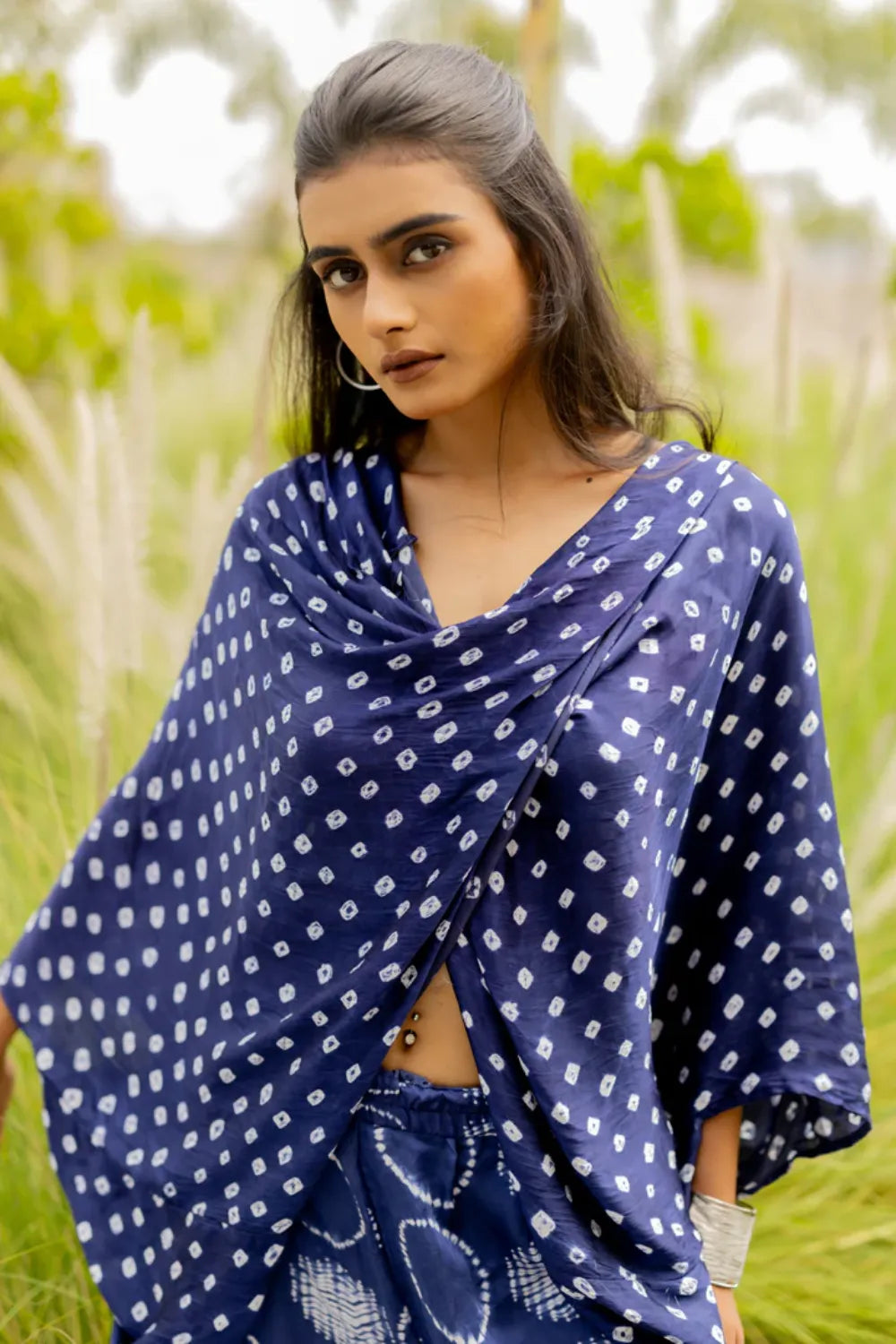 MOD DOTS TWIST TOP-BLUE