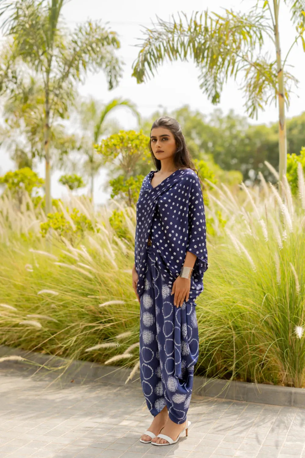 MOD DOTS TWIST TOP-BLUE