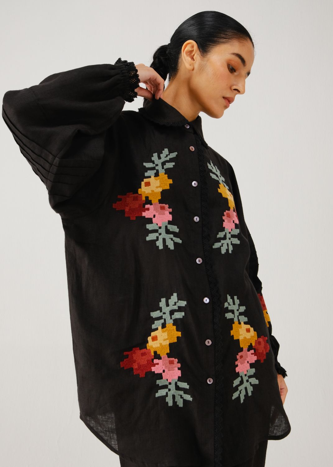 Moira shirt-Black pixel emb.