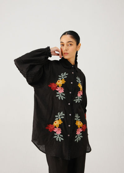 Moira shirt-Black pixel emb.