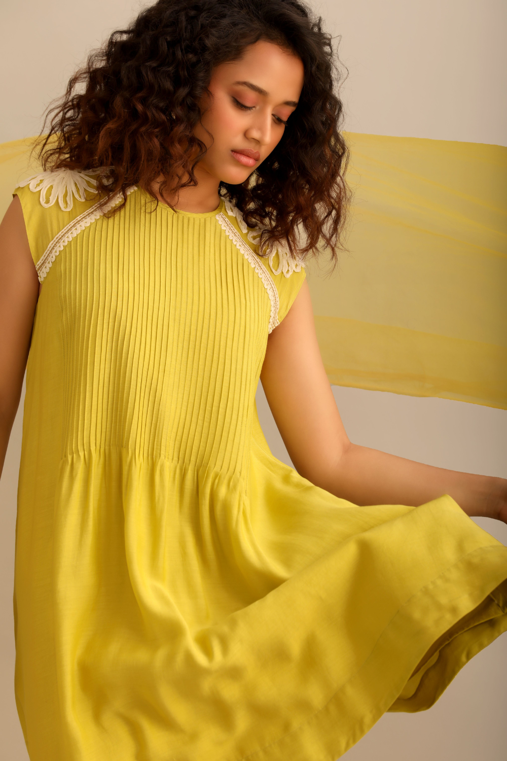 A LIME COTTON SILK PINTUCKED SHORT KNEE LENGTH DRESS