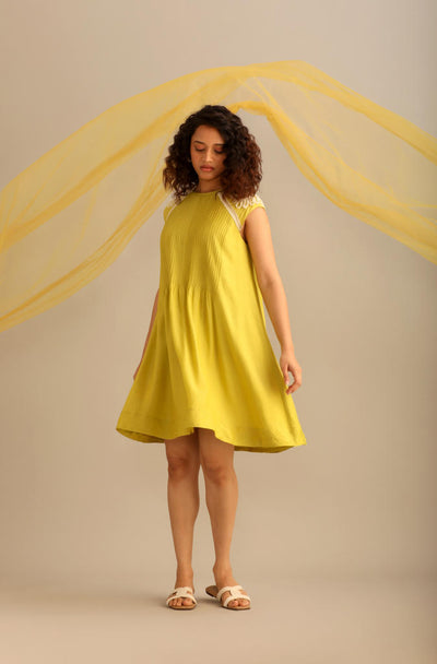 A LIME COTTON SILK PINTUCKED SHORT KNEE LENGTH DRESS