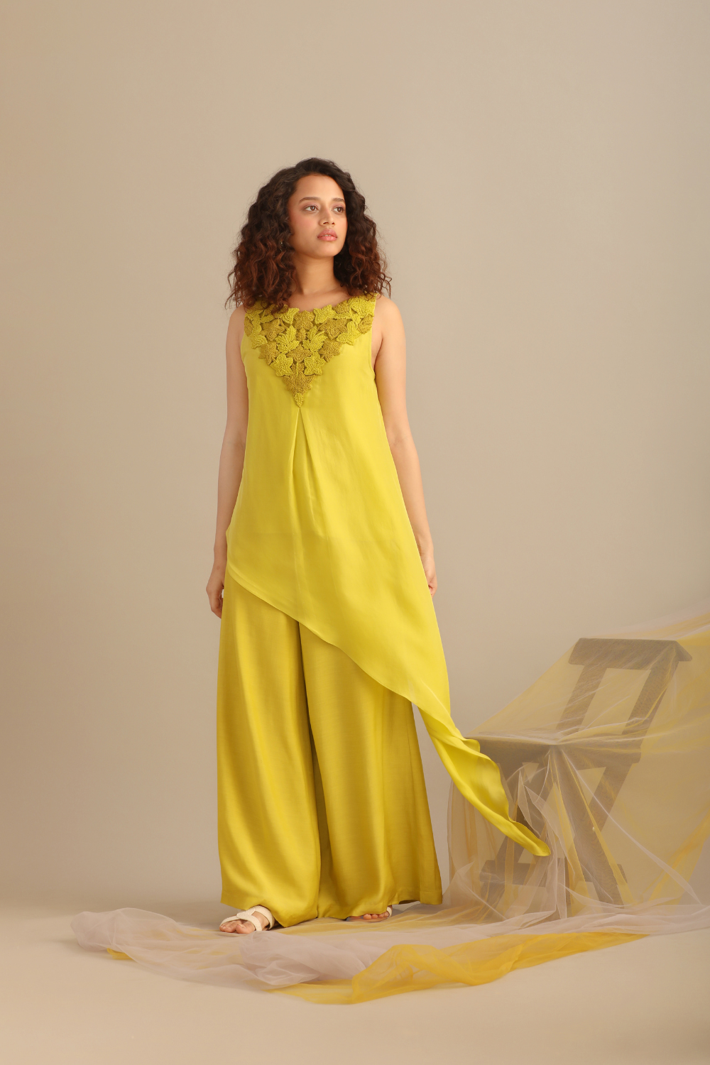 ASYMMETRIC SLEEVELESS FLAT CHIFFON KURTA SET