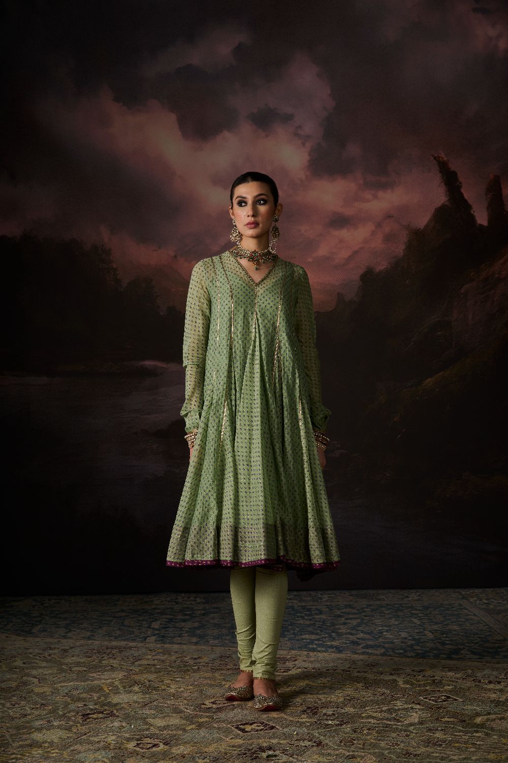 NAAZ CHURIDAR