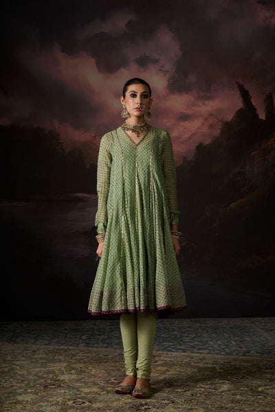 NAAZ CHURIDAR