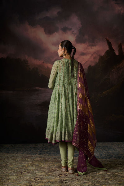 NAAZ CHURIDAR