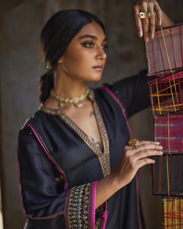 Nadira Black Silk Butti Back Yoke Kurta Set