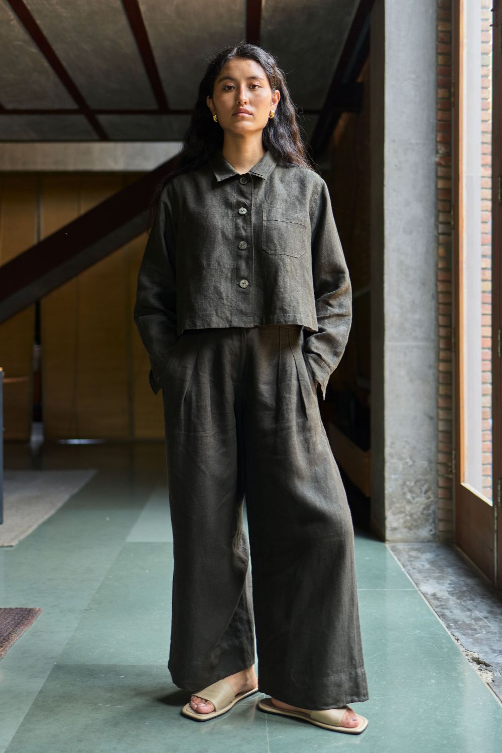 Nako Crop Linen Co-ord Set - Olive Charcoal