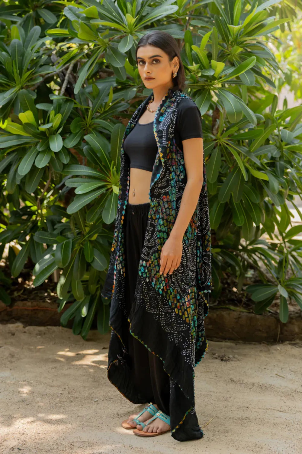 PINWHEEL SHRUG-BLACK