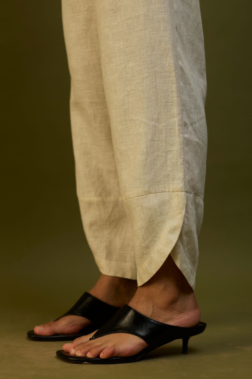 Ikis Overlapping Hem Linen Pants - Off White