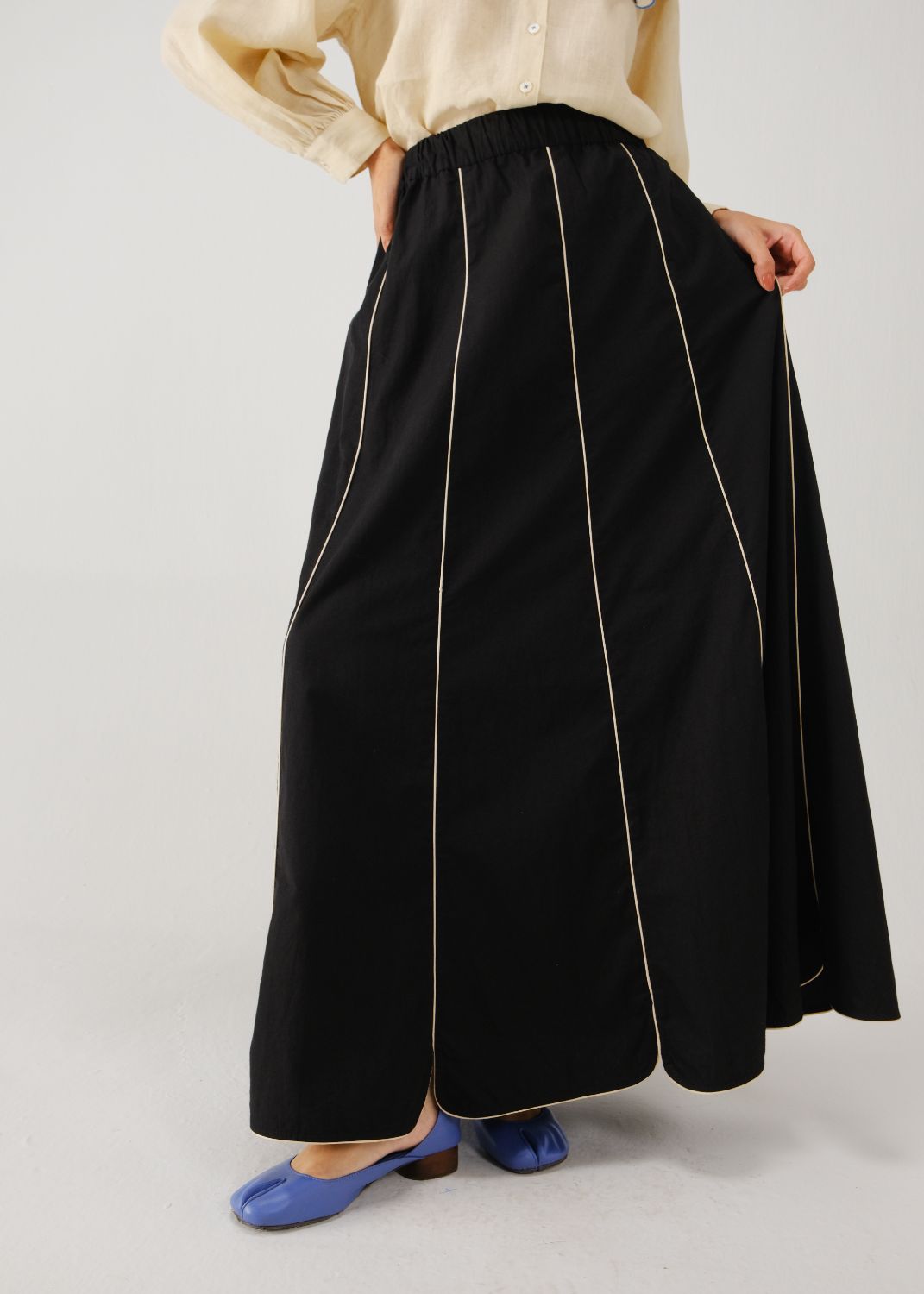 Paneled skirt-Black