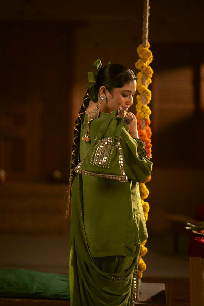 Sunira Green Chamak Potli- Mehendi