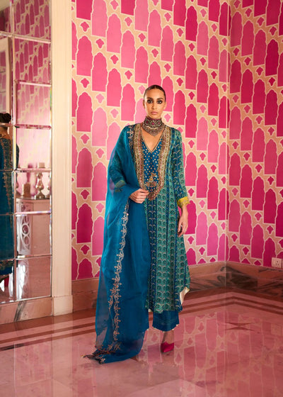 Retro Raani Teal Silk Yoke Kurta Set