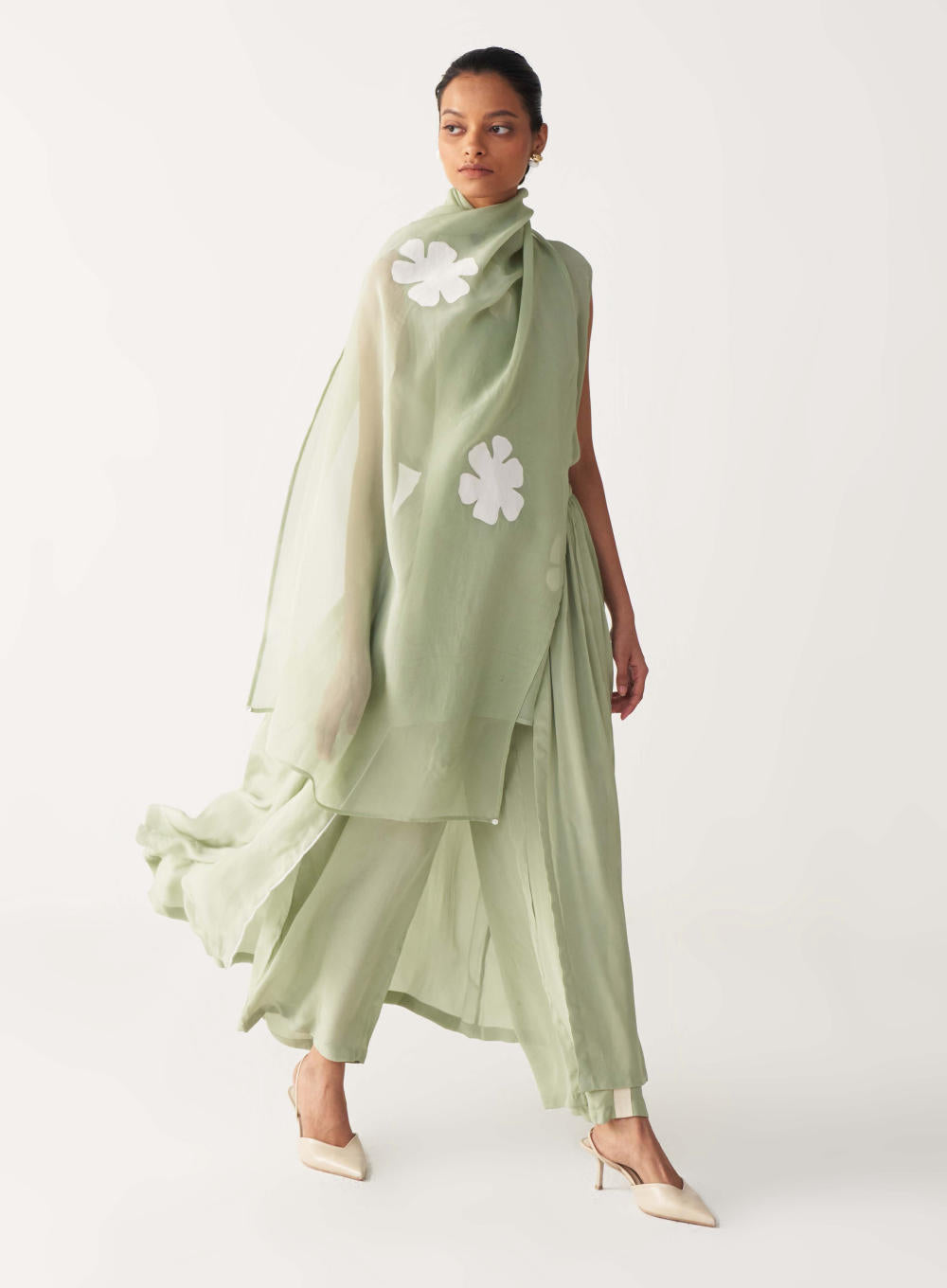 FLORAL APPLIQUE SCARF-MINT