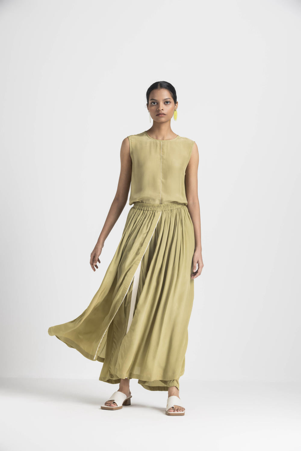 ROUND NECK TOP - MOSS GREEN