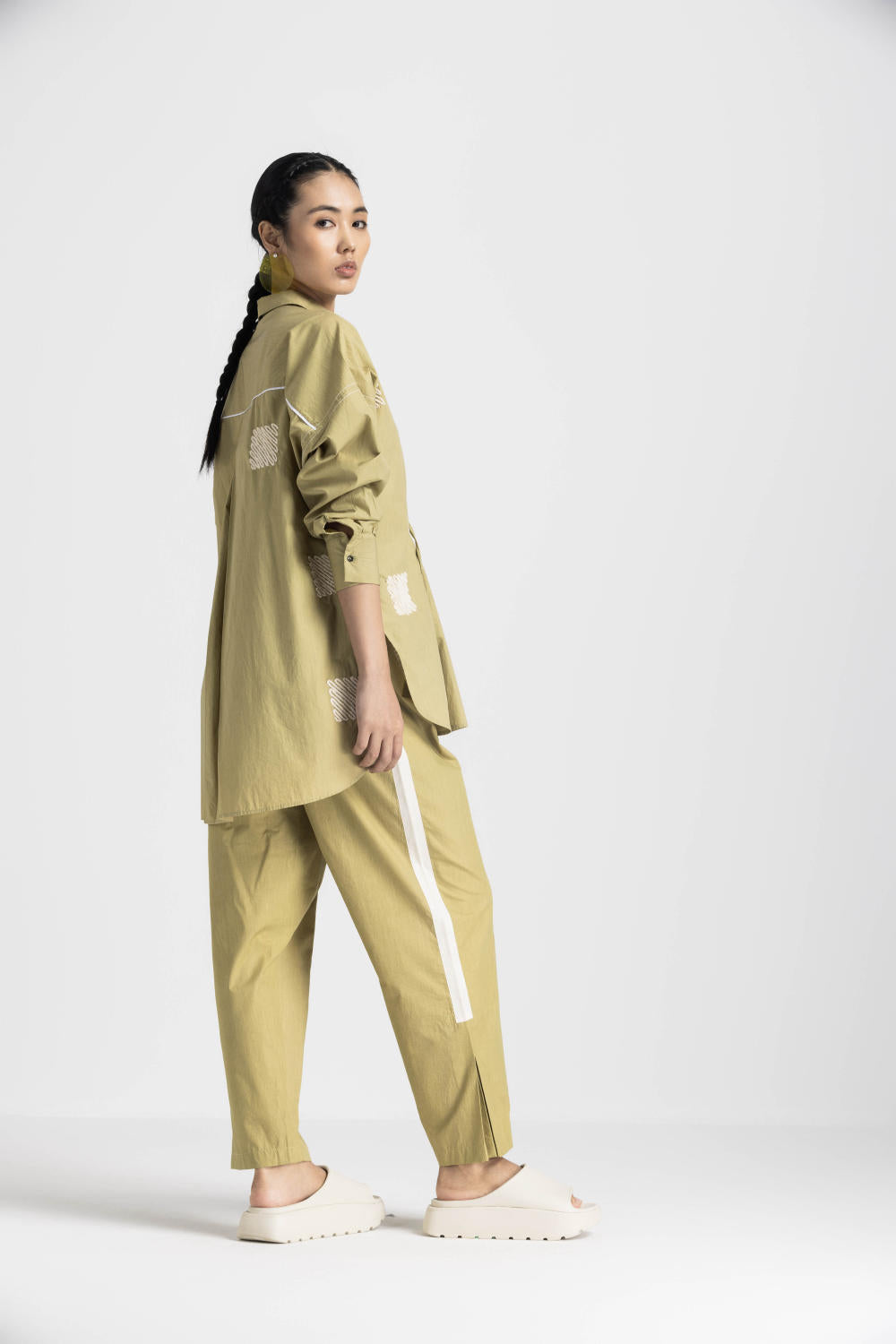 EMB. DRAWSTRING TOP - MOSS GREEN