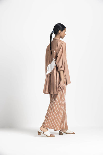COLLARED BACK PLEAT SHIRT - CHAMPAGNE