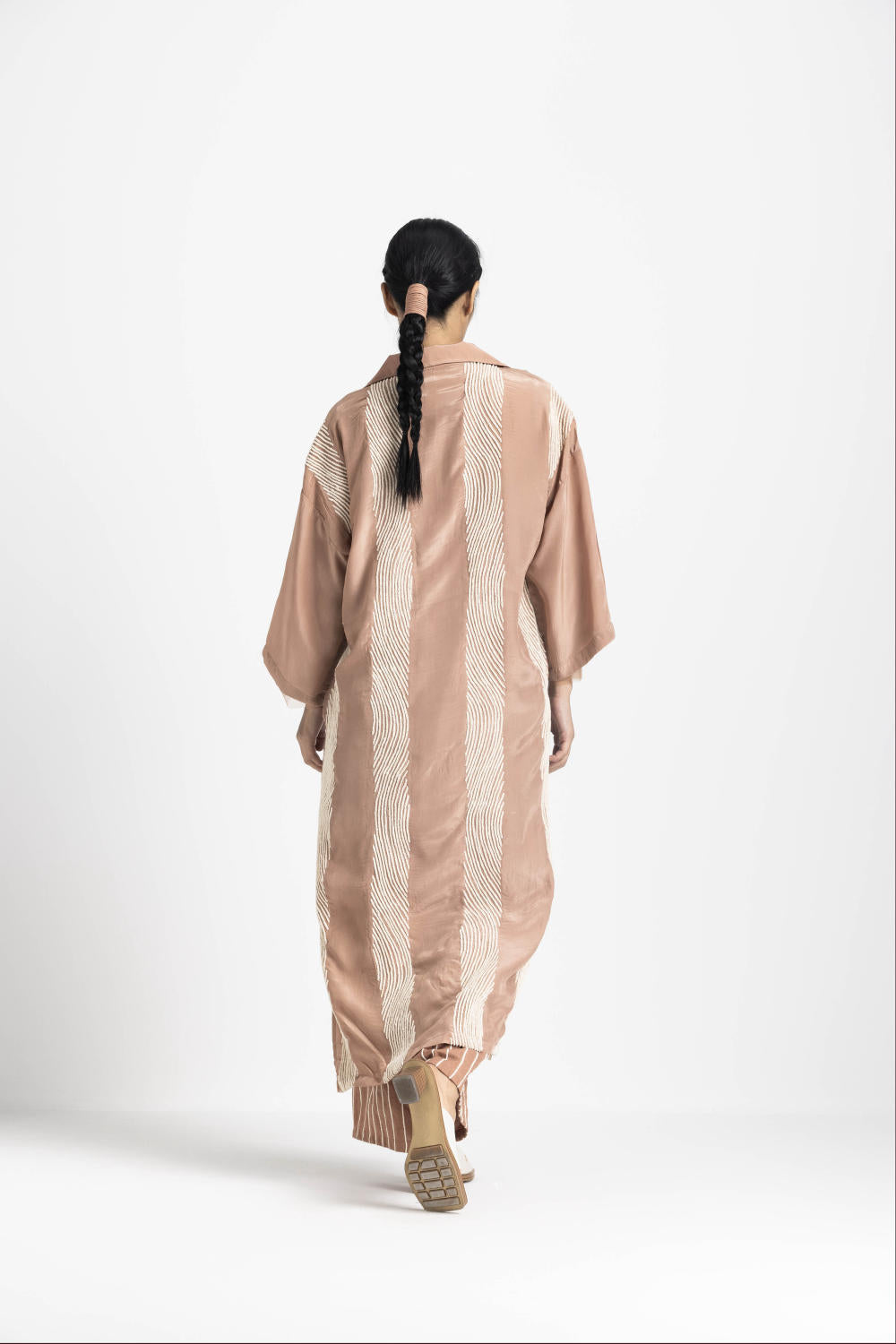 V NECK COLLARED KAFTAN - CHAMPAGNE