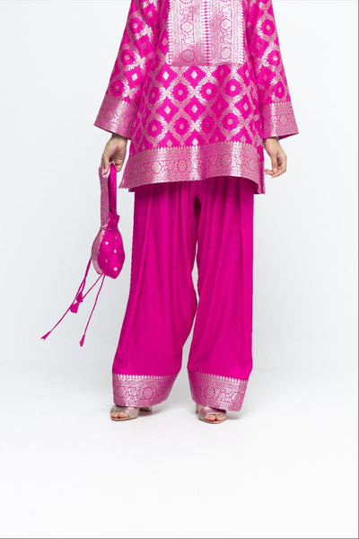 Seerat - Brocade Jaal Silk Kurta with Farshi set - Pink