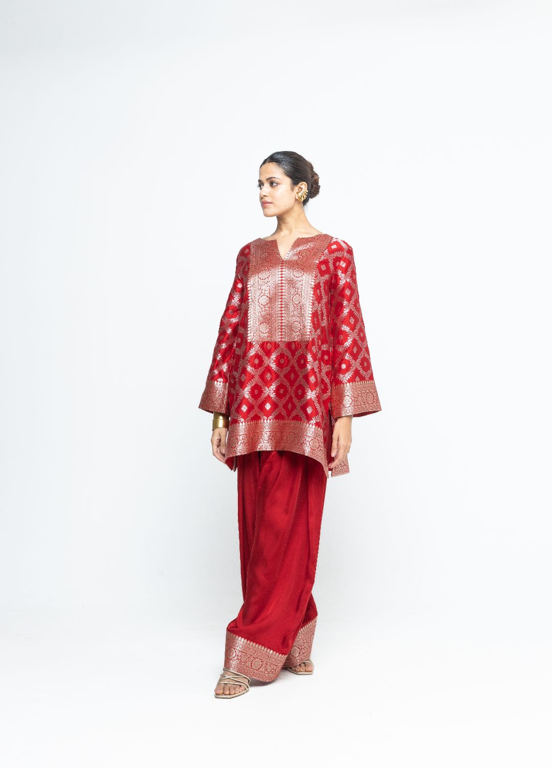 Seerat - Brocade Jaal Silk Kurta with Farshi set - Red