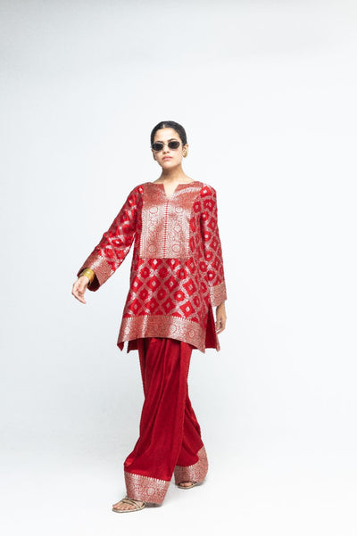 Seerat - Brocade Jaal Silk Kurta with Farshi set - Red