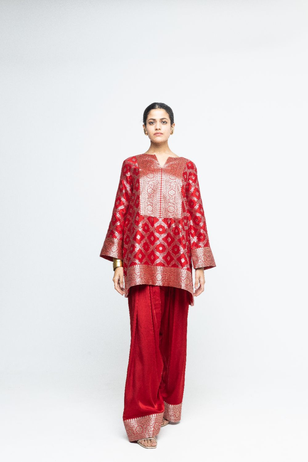 Seerat - Brocade Jaal Silk Kurta with Farshi set - Red