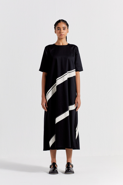 APPLIQUE STRIPE DRESS - BLACK