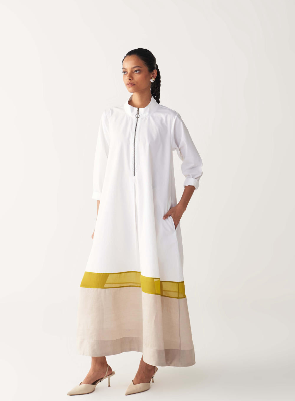 TURTLE NECK DRESS-WHITE