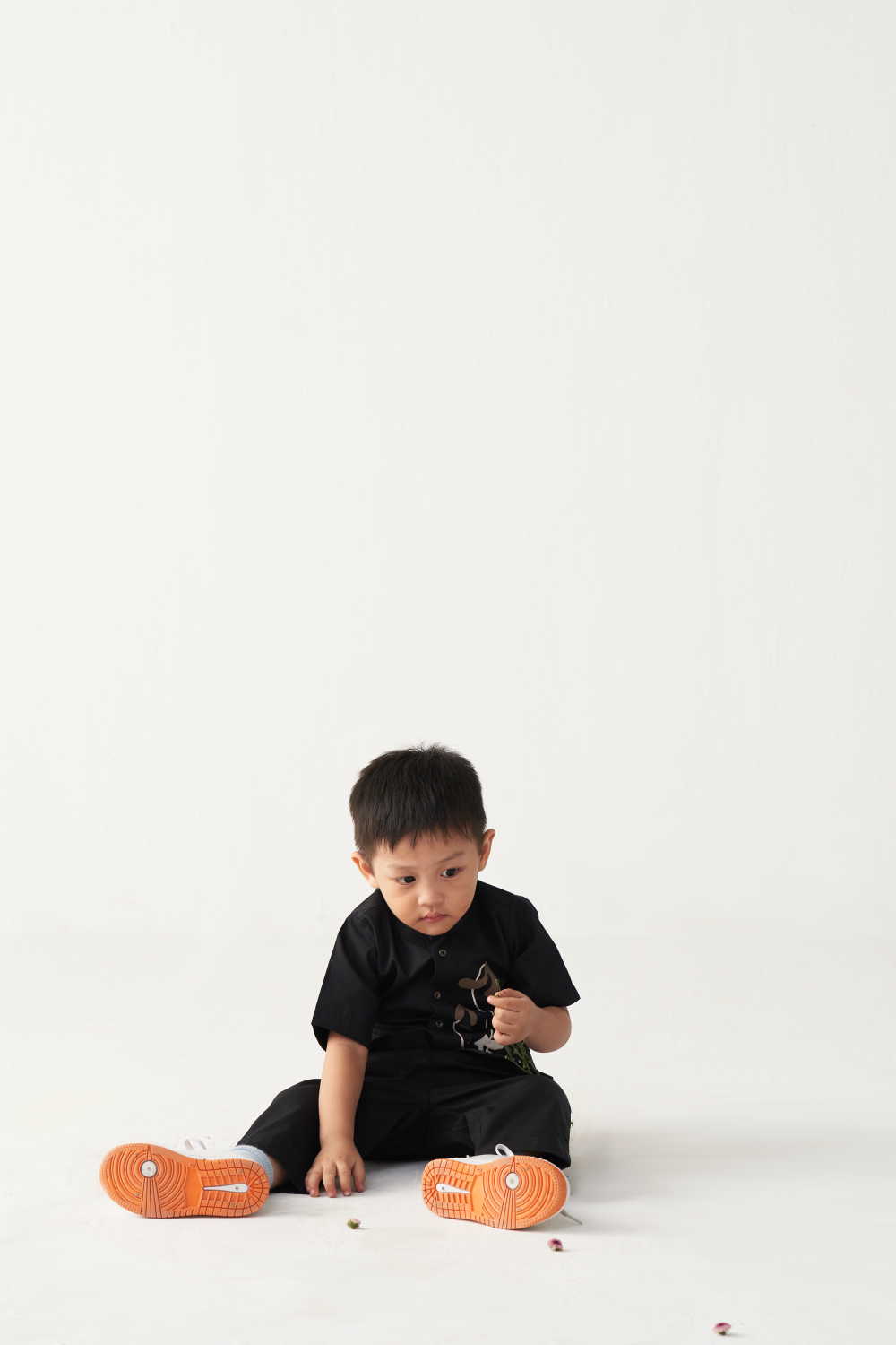 KIDS POPPY APPLIQUE SHIRT-BLACK
