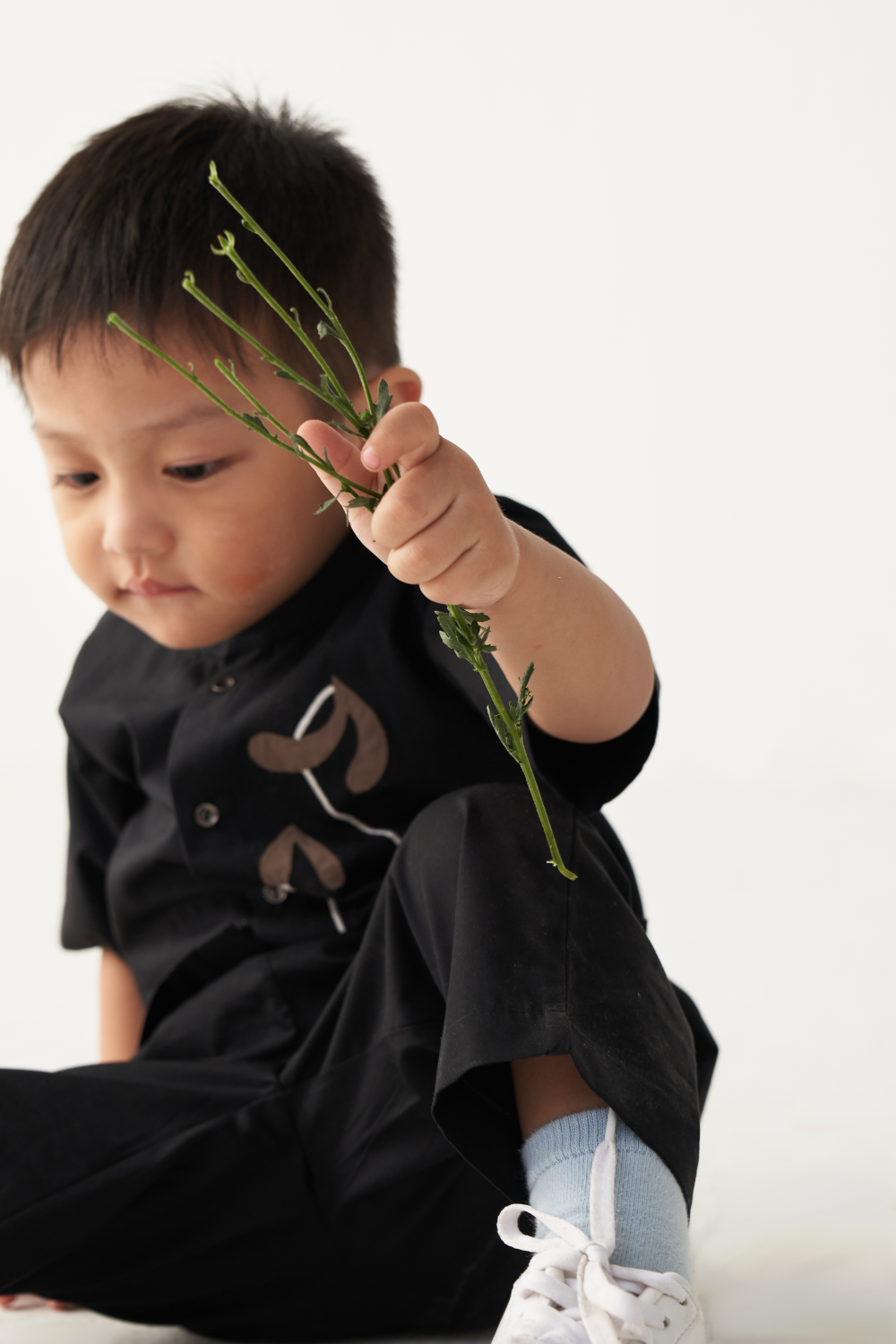 KIDS POPPY APPLIQUE SHIRT-BLACK