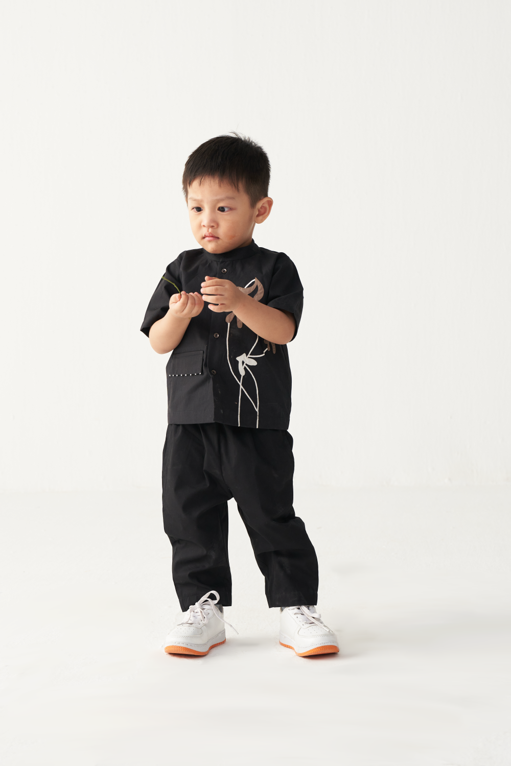 KIDS POPPY APPLIQUE SHIRT-BLACK