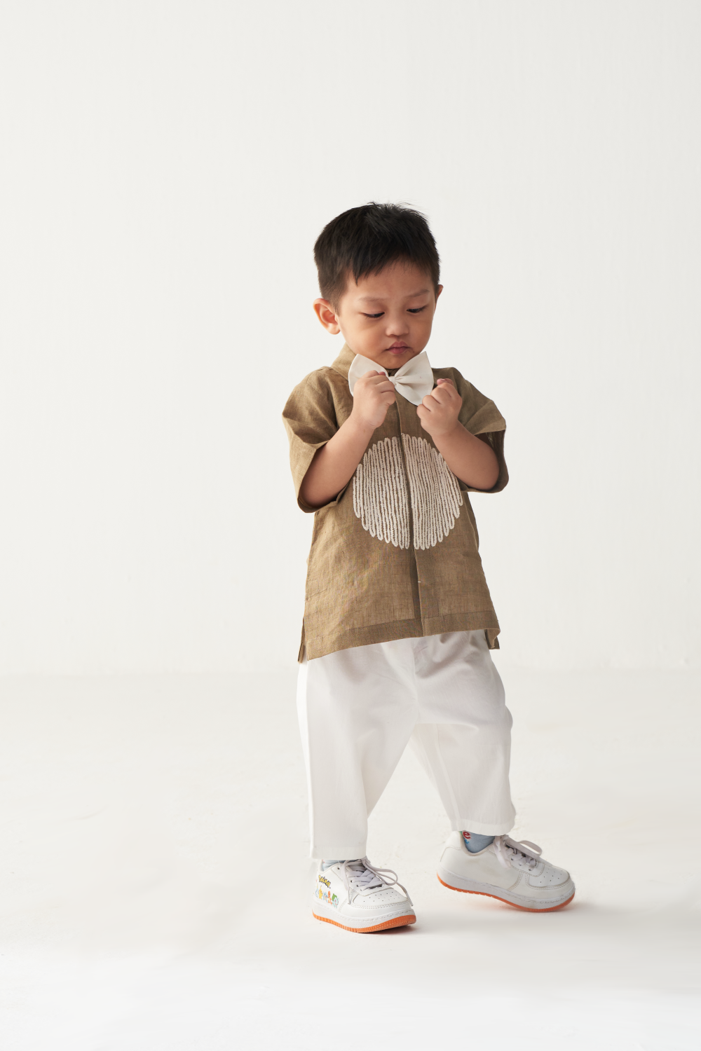 KIDS EMB. CIRCLE SHIRT CO-ORD-SAND & WHITE