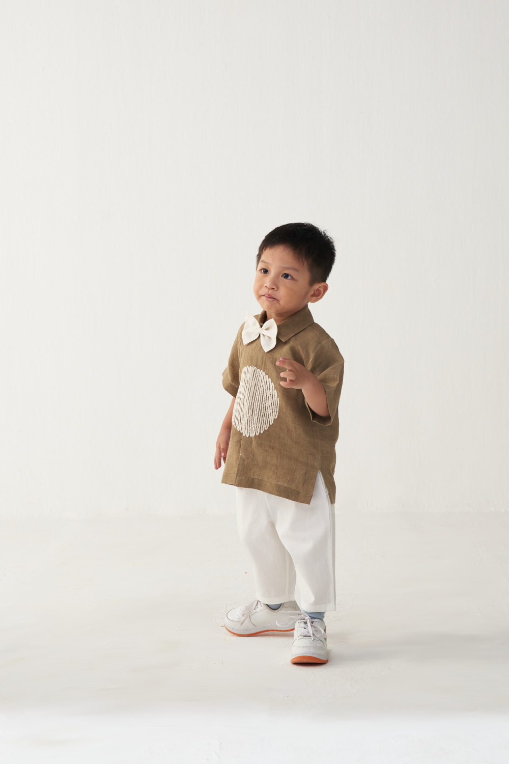 KIDS EMB. CIRCLE SHIRT CO-ORD-SAND & WHITE