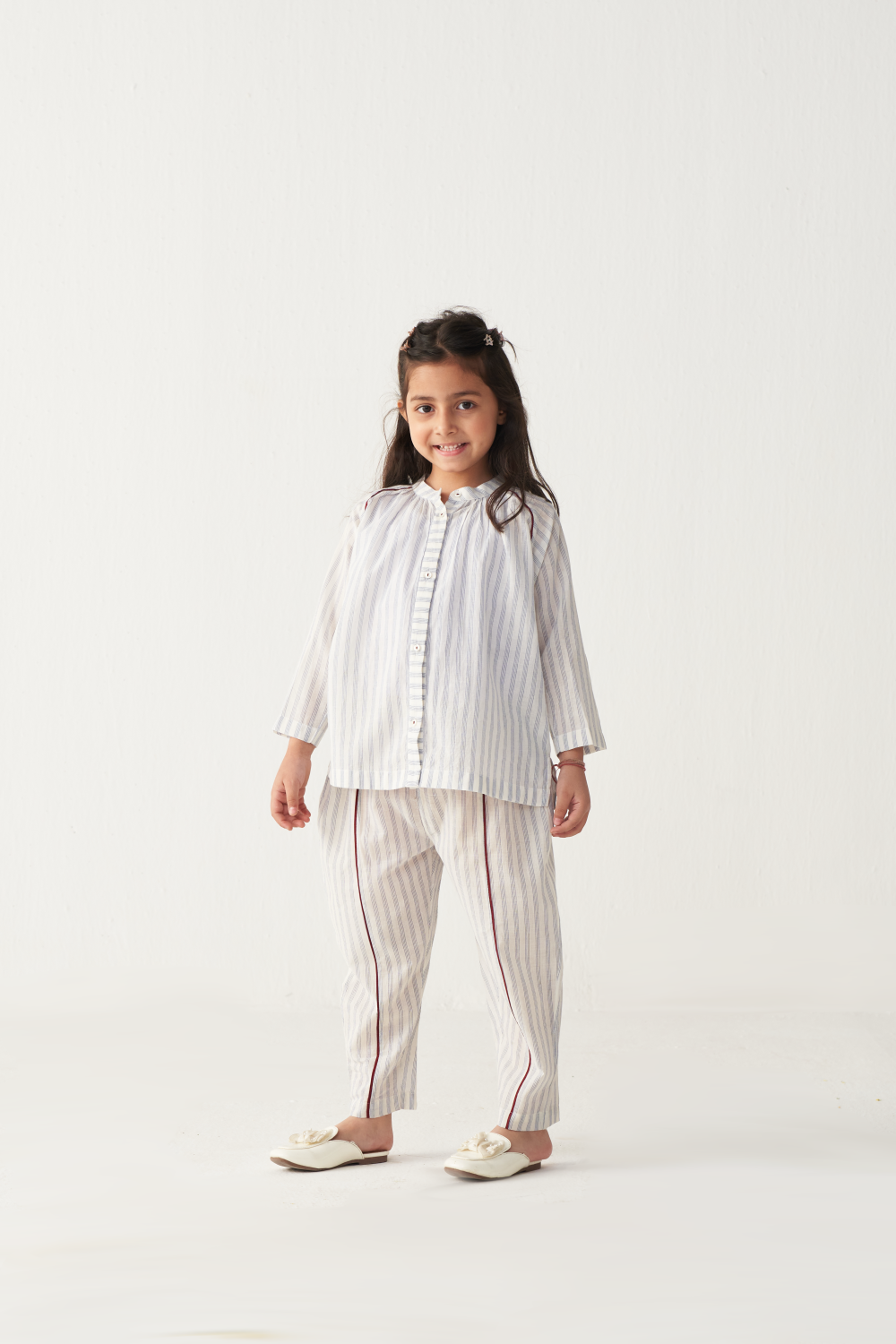 KIDS GATHER NECK SHIRT-WHITE & BLUE