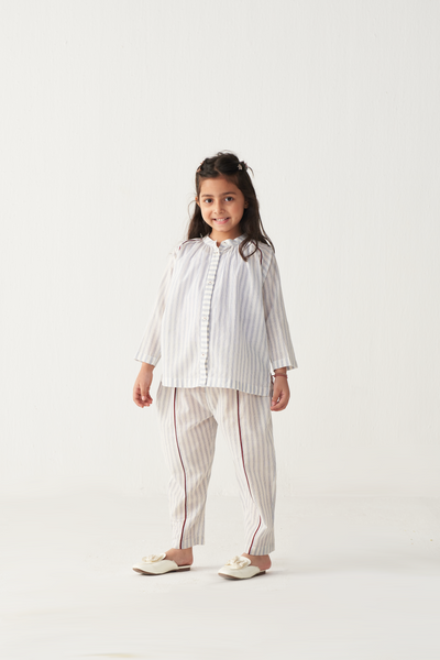 KIDS GATHER NECK SHIRT-WHITE & BLUE