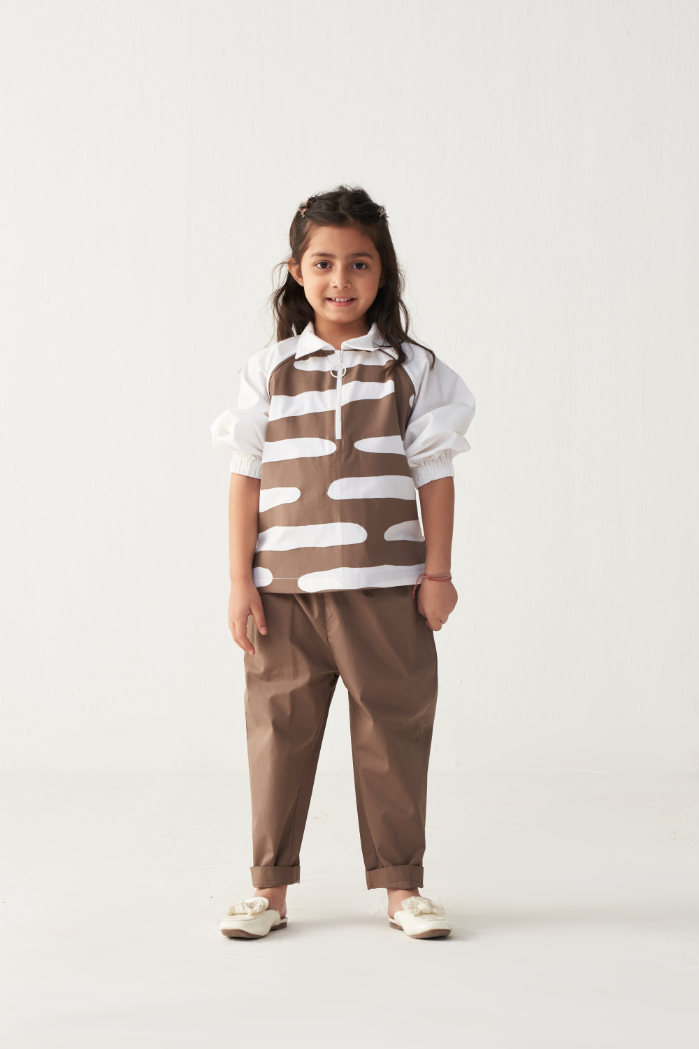 KIDS ABSTRACT APPLIQUE TOP-CEDAR & WHITE