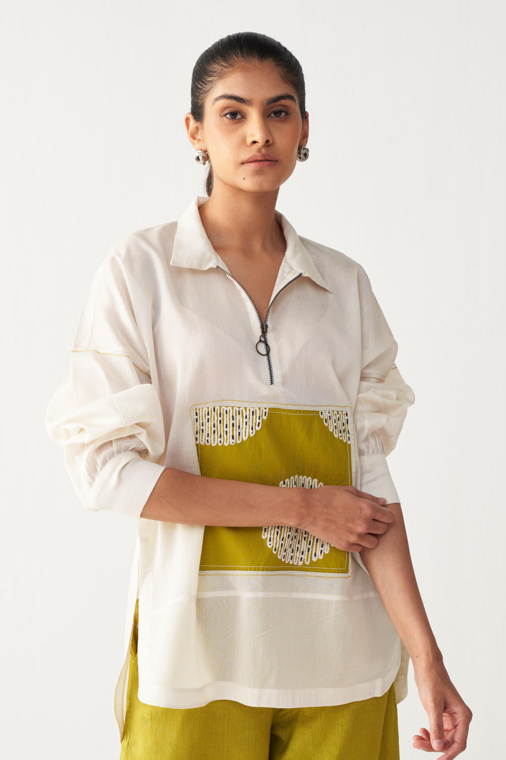 EMB. PATCH U HEM TOP CO-ORD-IVORY & LIME