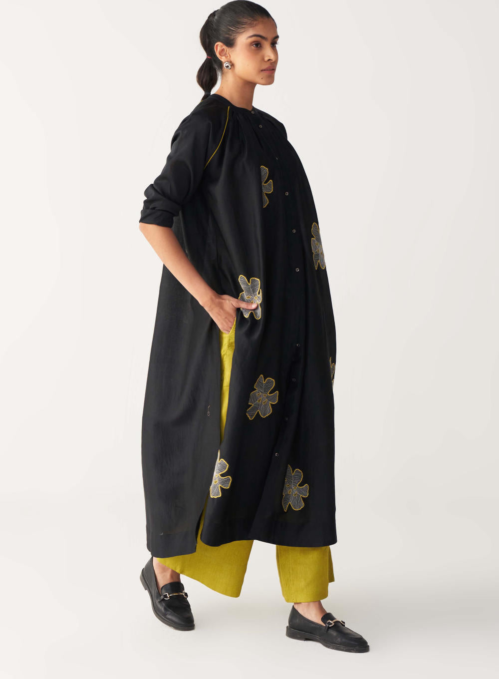 FLORAL EMB. GATHER NECK SHIRT-BLACK