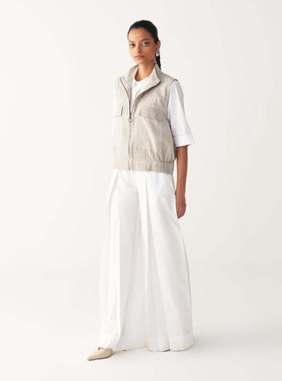 SLEEVELESS EMB. POCKET BOMBER -BEIGE